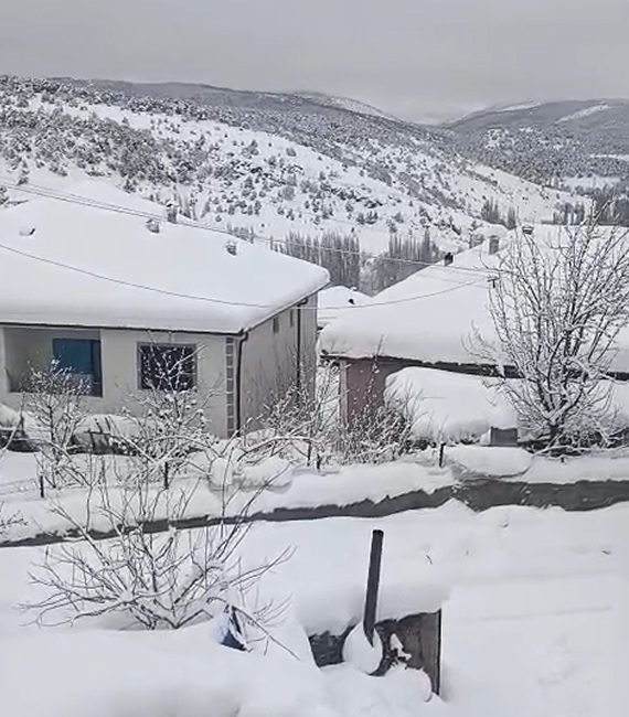 Kar Kalınlığı Bir Metreyi Buldu...